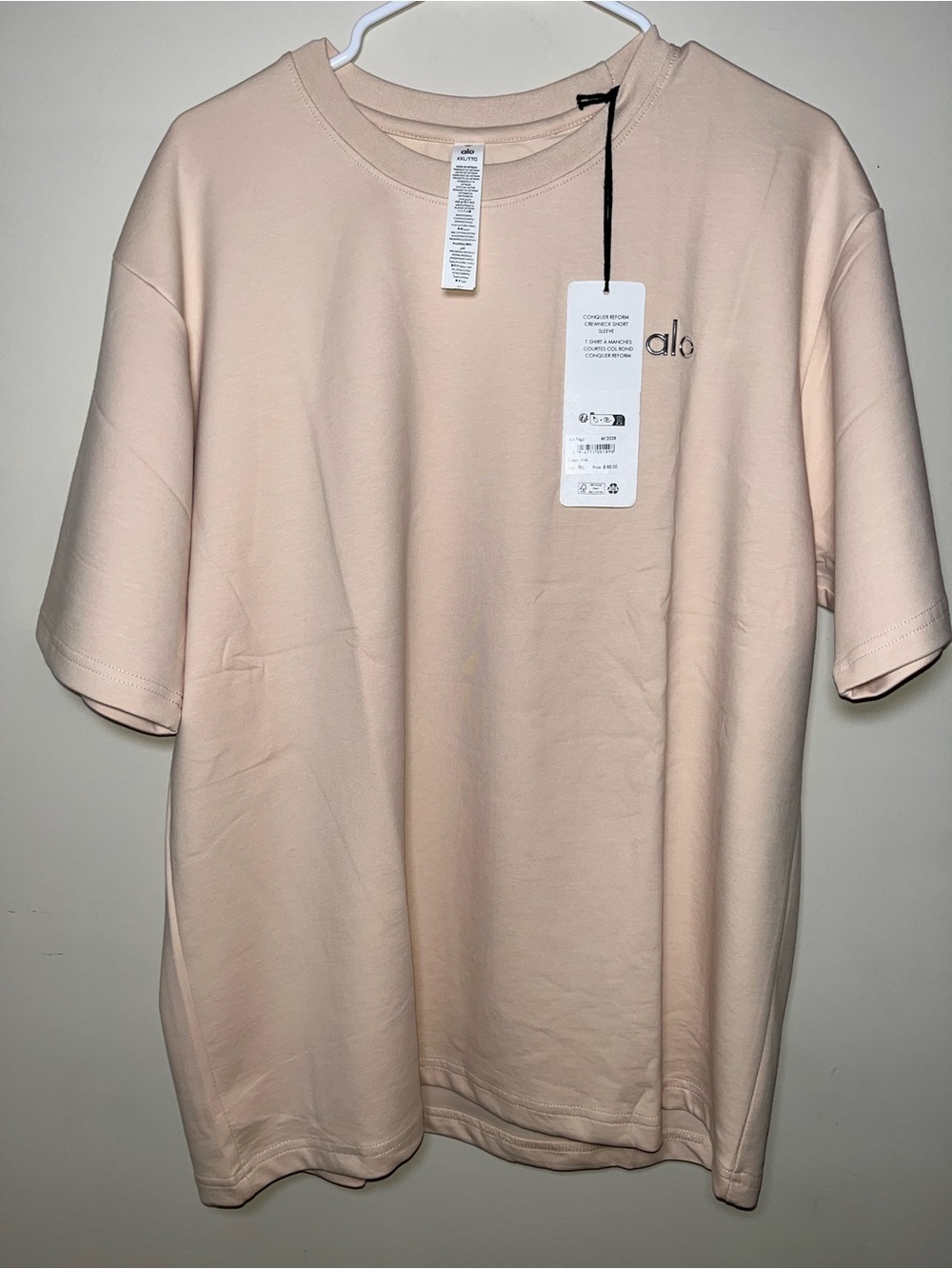 ALO Yoga Men’s Short Sleeve Tee in Light Blush
